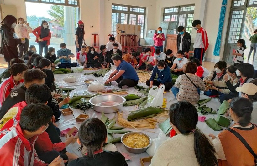 Học sinh 'thấm' tình yêu thương thông qua hoạt động thiện nguyện