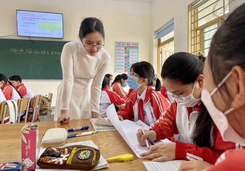 Học sinh trải nghiệm làm giáo viên